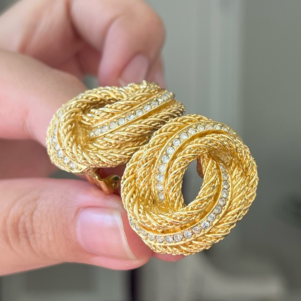SOLD Vintage Christian Dior Chain Knot Rope Braided Gold Brooch Earrings Set - Picture 15 of 16